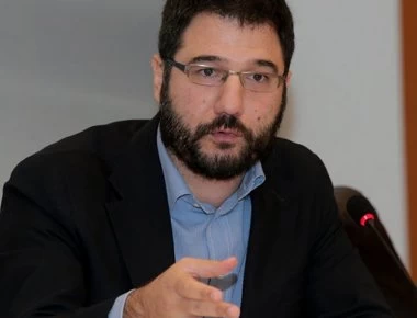 Ν. Ηλιόπουλος: Τάζει κοινωνικές κατοικίες για νέα ζευγάρια στην Αθήνα